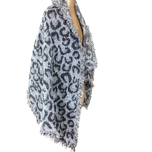 Soft Leopard Print Fringed Edge Scarf 25x71" approx. Grays and Black #318D - Picture 4 of 8